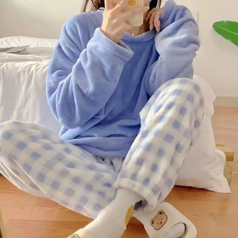 Women’s Fleece Pajama Set – Warm Winter Sleepwear